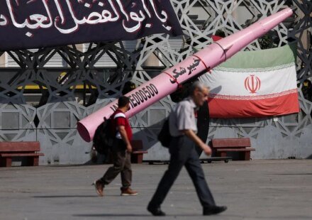 Iran threatens military response to US sanctions